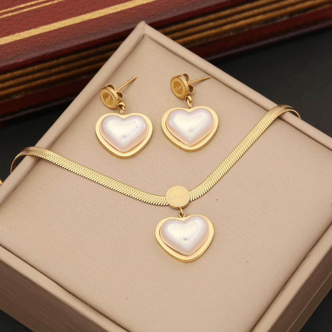 Wholesale Pearl Heart Stainless Steel Necklaces