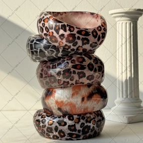 Wholesale  resin oval wide version geometric arc resin halo leopard bracelet