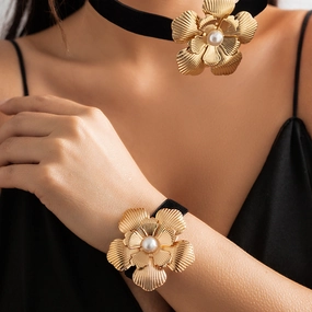 Wholesale Rhinestone Full Diamond Imitation Pearl Denim Flower Bracelet Necklaces Set