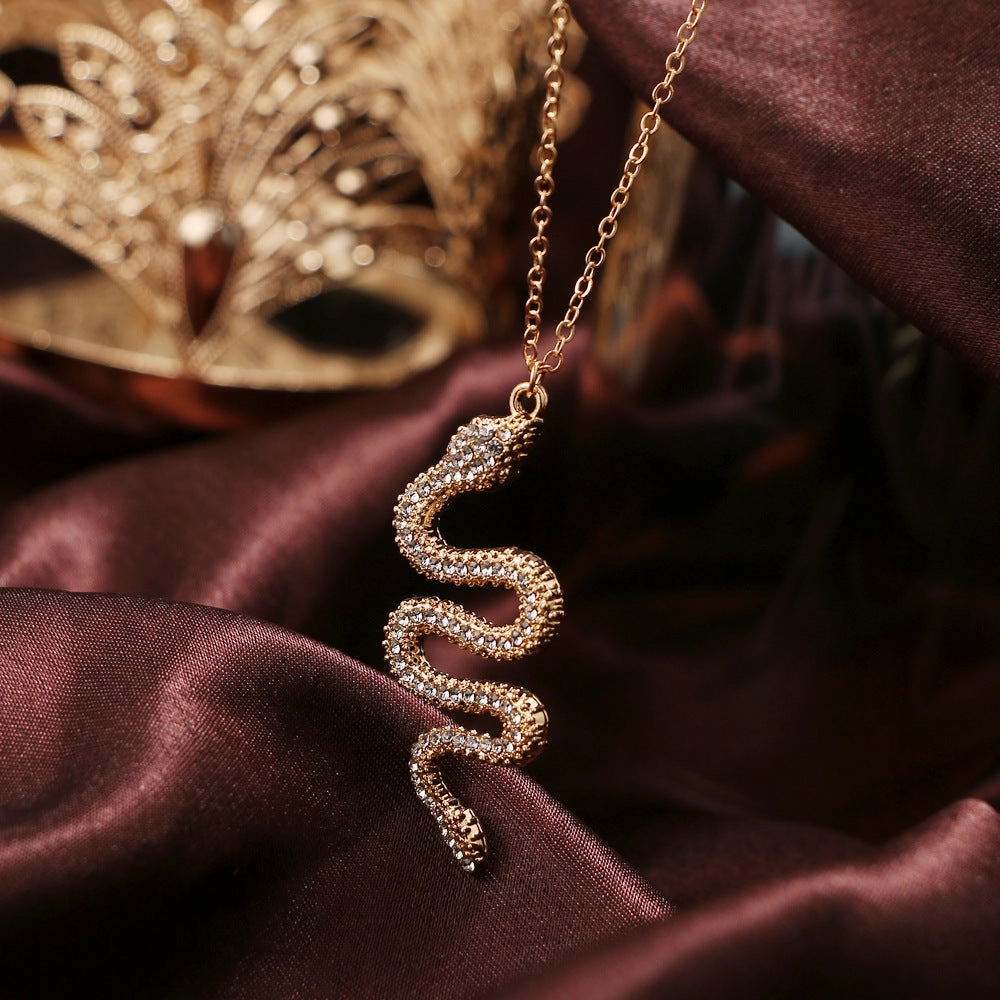 Wholesale Rhinestone Snake Pendant Alloy Necklaces
