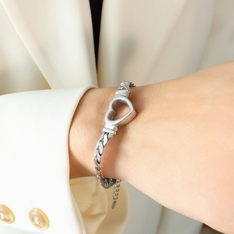 Wholesale Stainless Steel Heart-shaped Hollow Necklace Bracelet Set