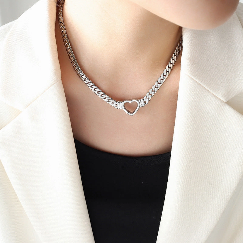 Wholesale Stainless Steel Heart-shaped Hollow Necklace Bracelet Set