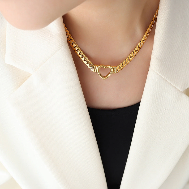 Wholesale Stainless Steel Heart-shaped Hollow Necklace Bracelet Set