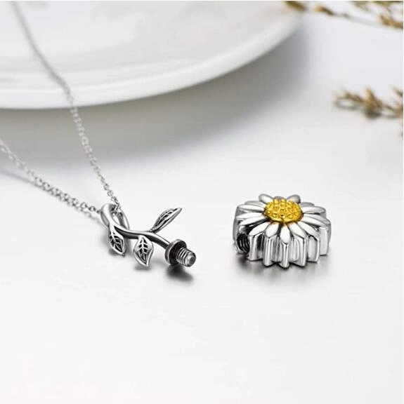 Wholesale Sunflower Flower Pendant Openable Clavicle Necklaces
