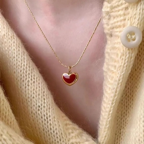 Wholesale Sweet red heart necklace small titanium steel gold-plated clavicle chain