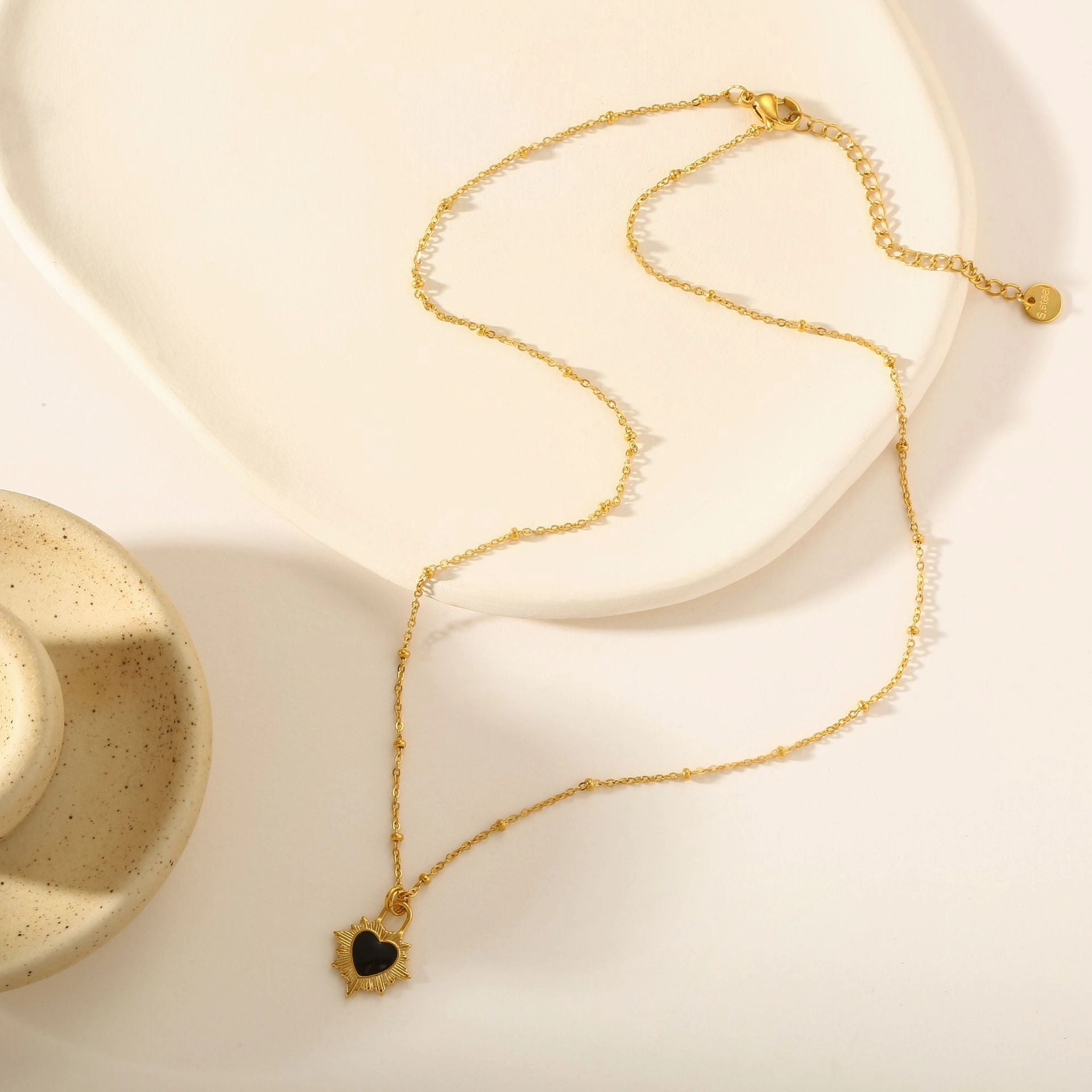 Wholesale Titanium steel gold peach heart non-fading temperament wear cold style neutral necklace