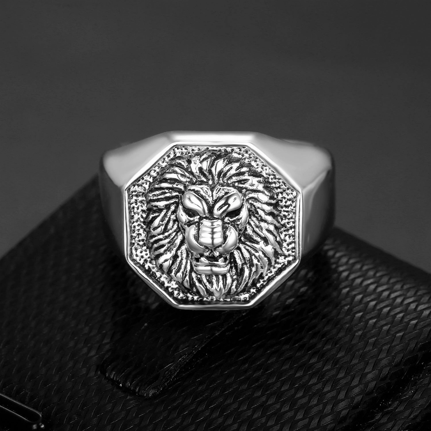 Wholesale Titanium Steel Lion Head Ring