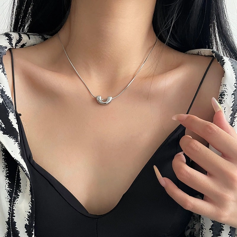Wholesale U-shaped pendant titanium steel non-fading clavicle chain