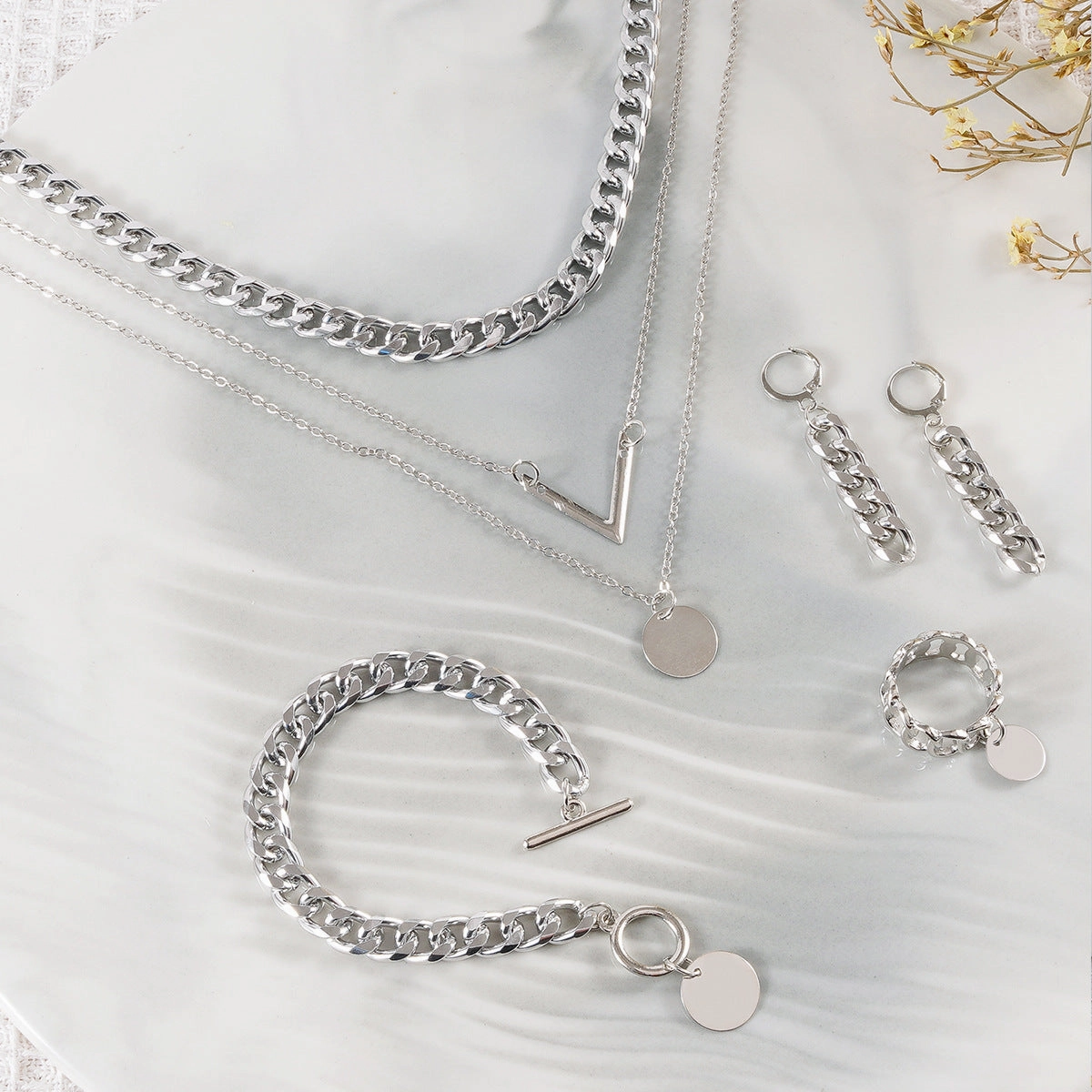 Wholesale V-shaped Aluminum Necklace
