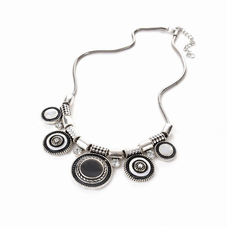 Wholesale Vintage Drop Oil Inlaid Diamond Alloy Necklace
