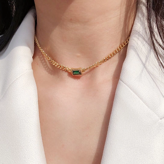 Wholesale Vintage Emerald Clavicle Brass Necklaces