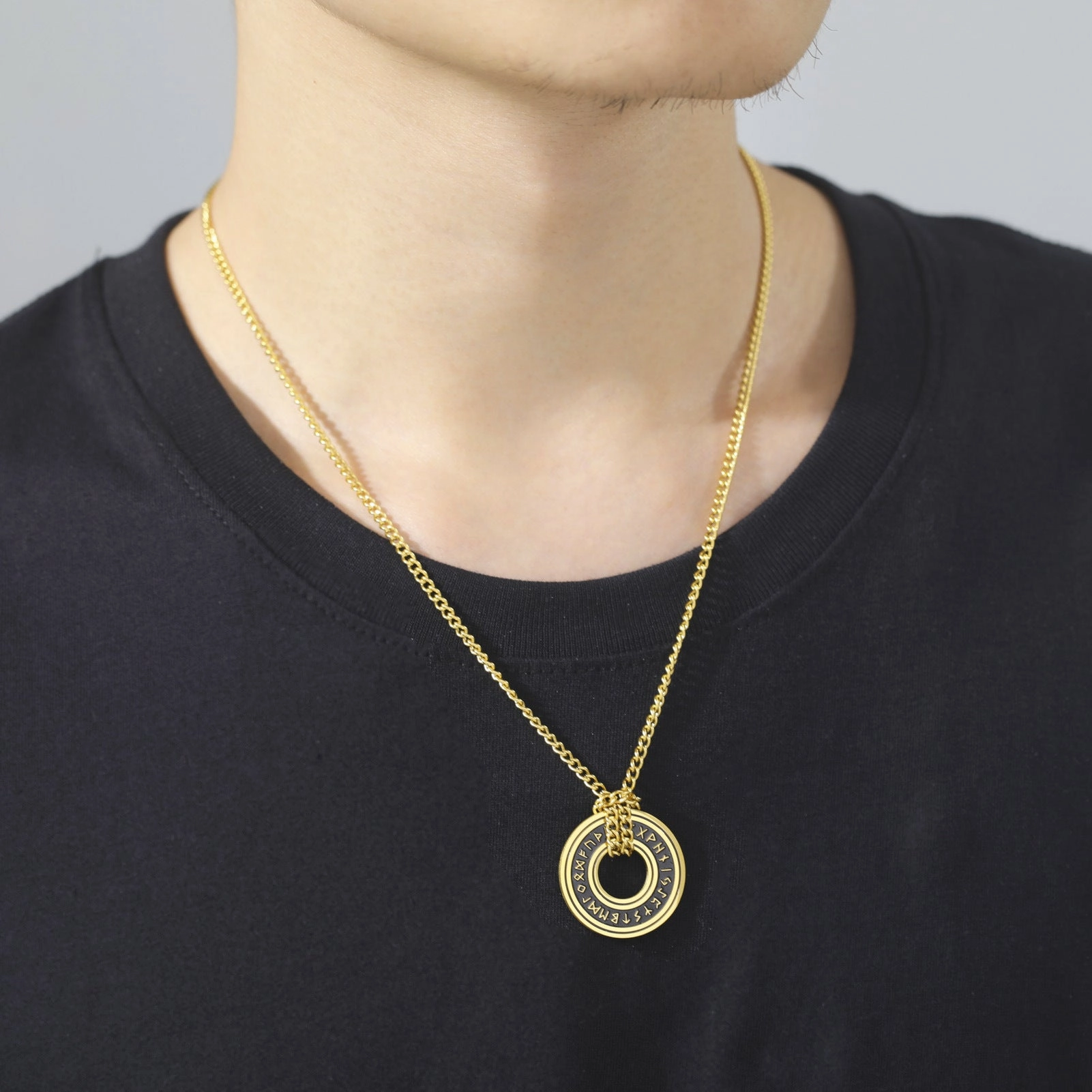 Wholesale Vintage Viking Circle Pendant Stainless Steel Men's Necklace