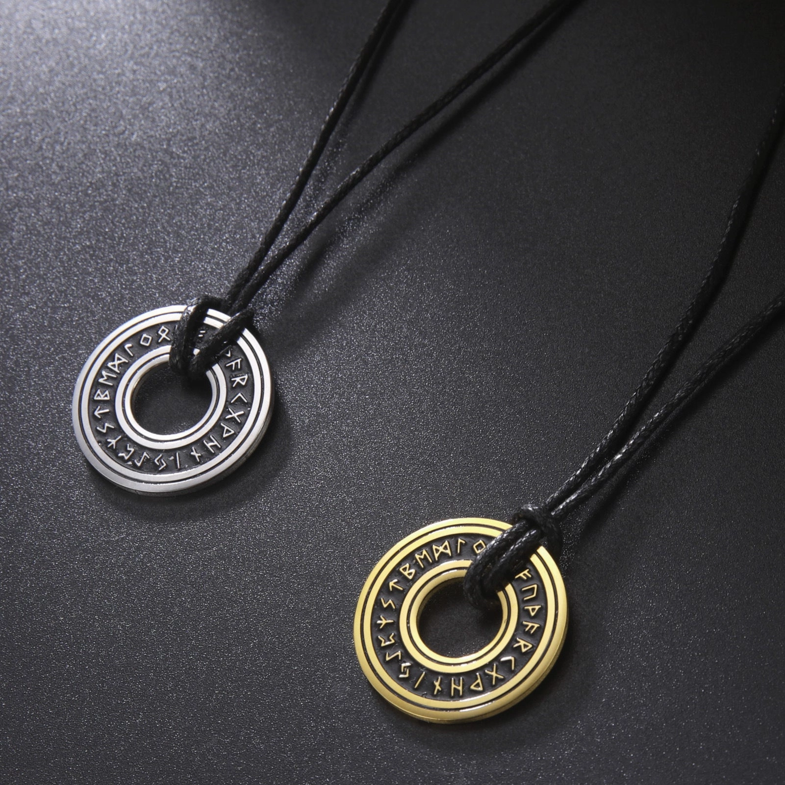 Wholesale Vintage Viking Circle Pendant Stainless Steel Men's Necklace