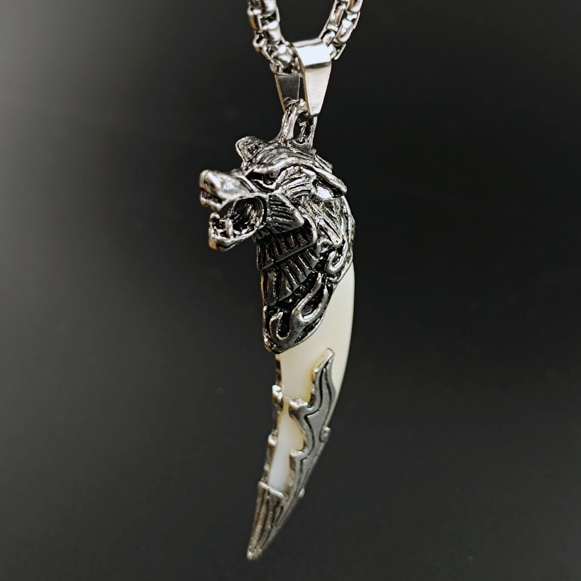 Wholesale Wolf Tooth Dog Tooth Pendant Stainless Steel Necklaces