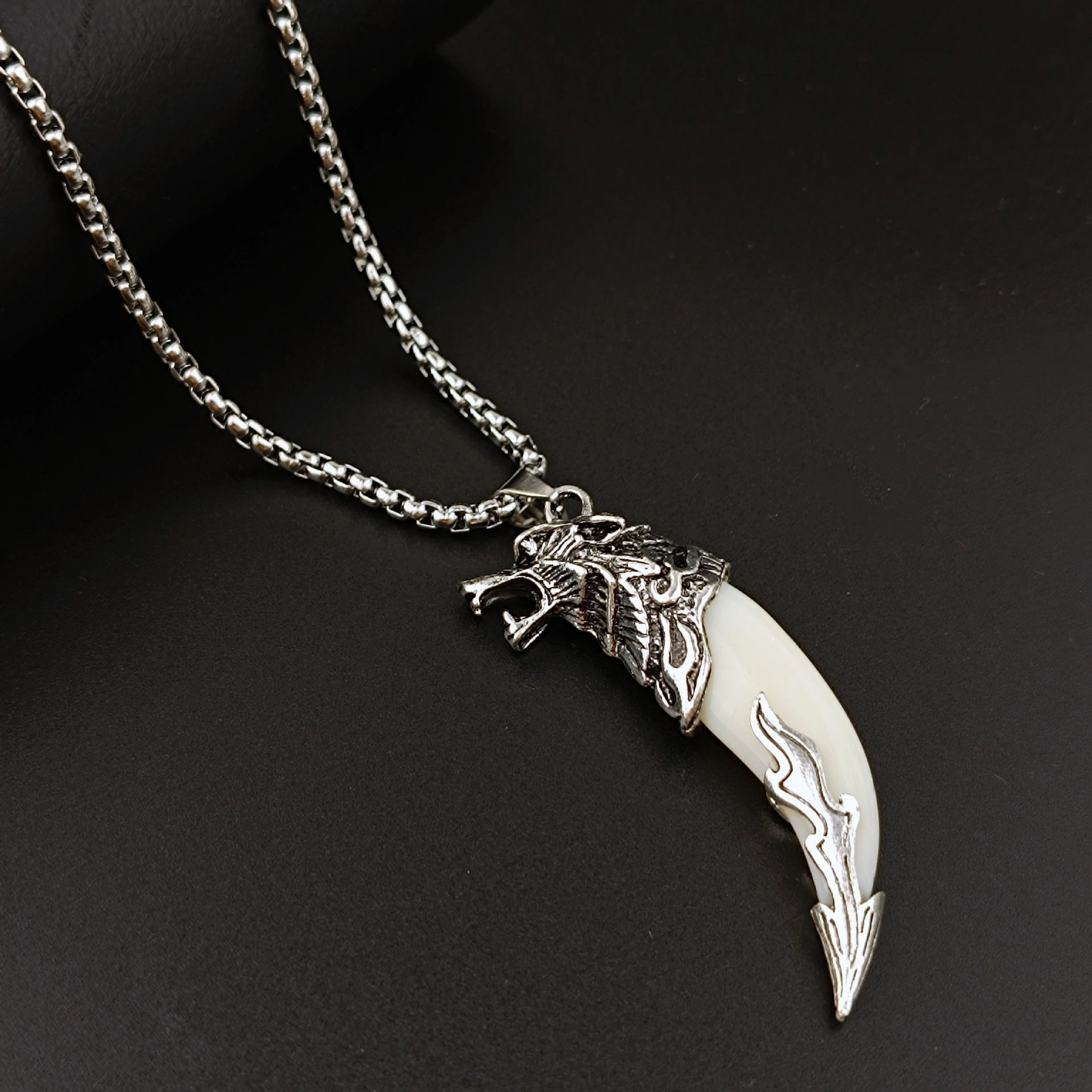 Wholesale Wolf Tooth Dog Tooth Pendant Stainless Steel Necklaces