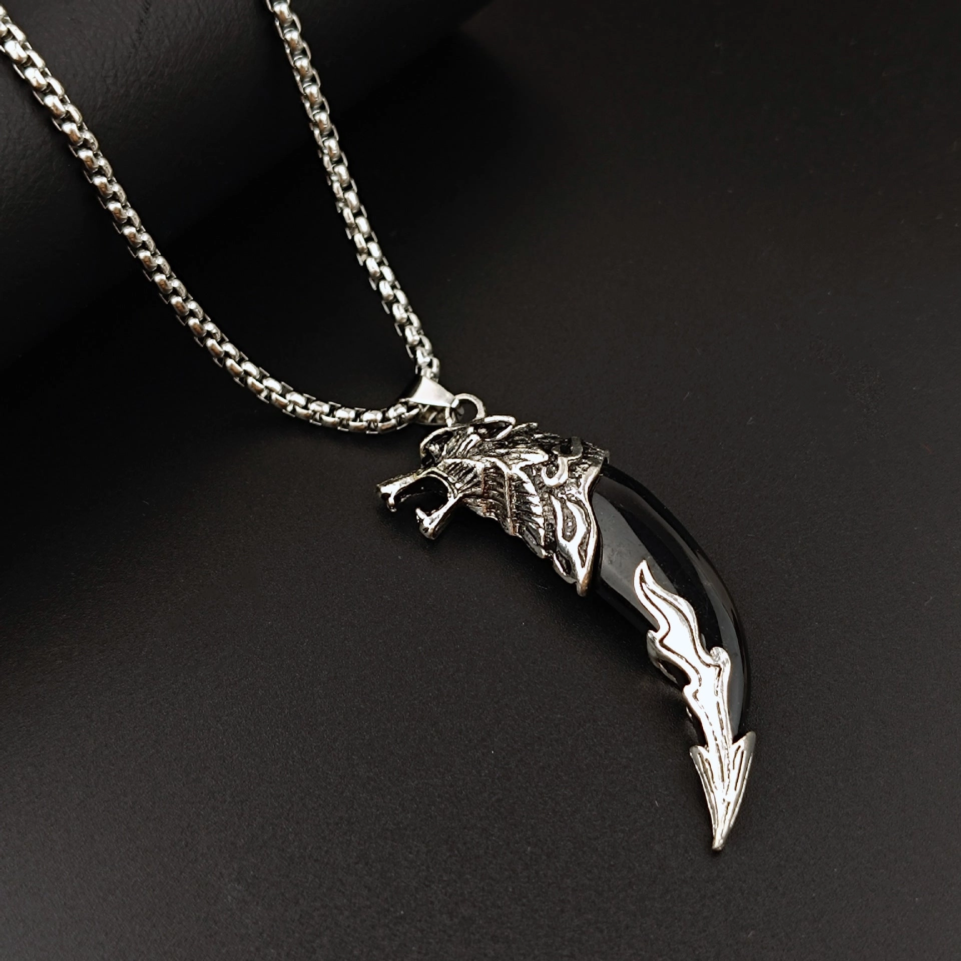 Wholesale Wolf Tooth Dog Tooth Pendant Stainless Steel Necklaces