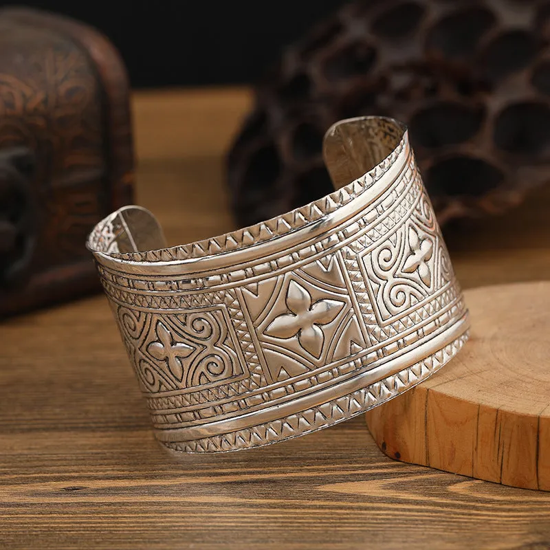 WholesaleCarved Pattern Bohemian Bracelet