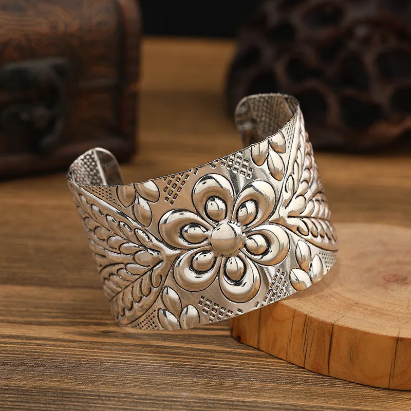 WholesaleCarved Pattern Bohemian Bracelet