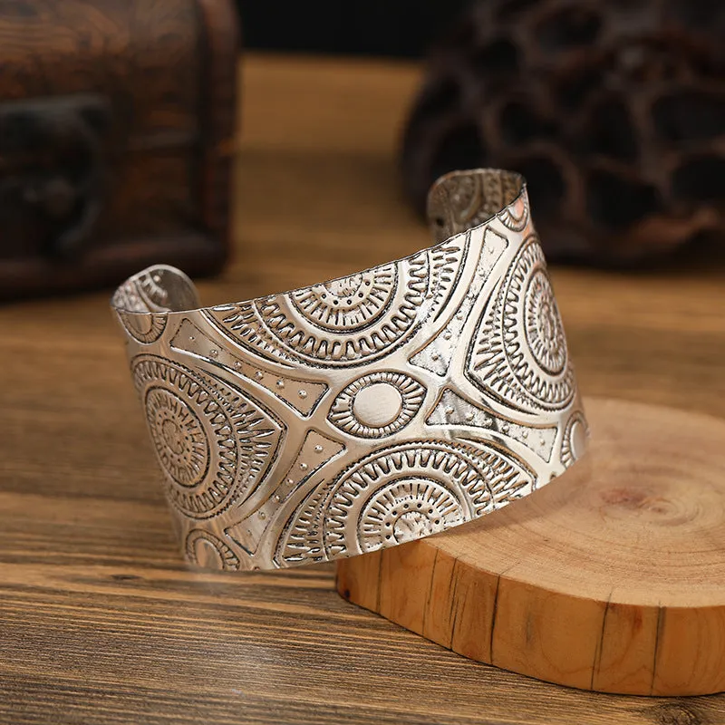 WholesaleCarved Pattern Bohemian Bracelet